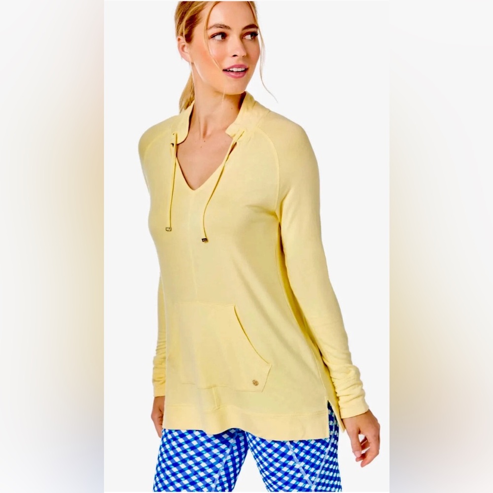 Lilly Pulitzer Luxletic Cassi Popover Top in Watch Hill Yellow Size Small - Picture 2 of 15